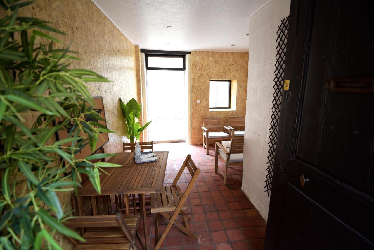 Cosy Appartement Hyper Centre Ville Avec Cour + Patio Auxerre Exterior foto